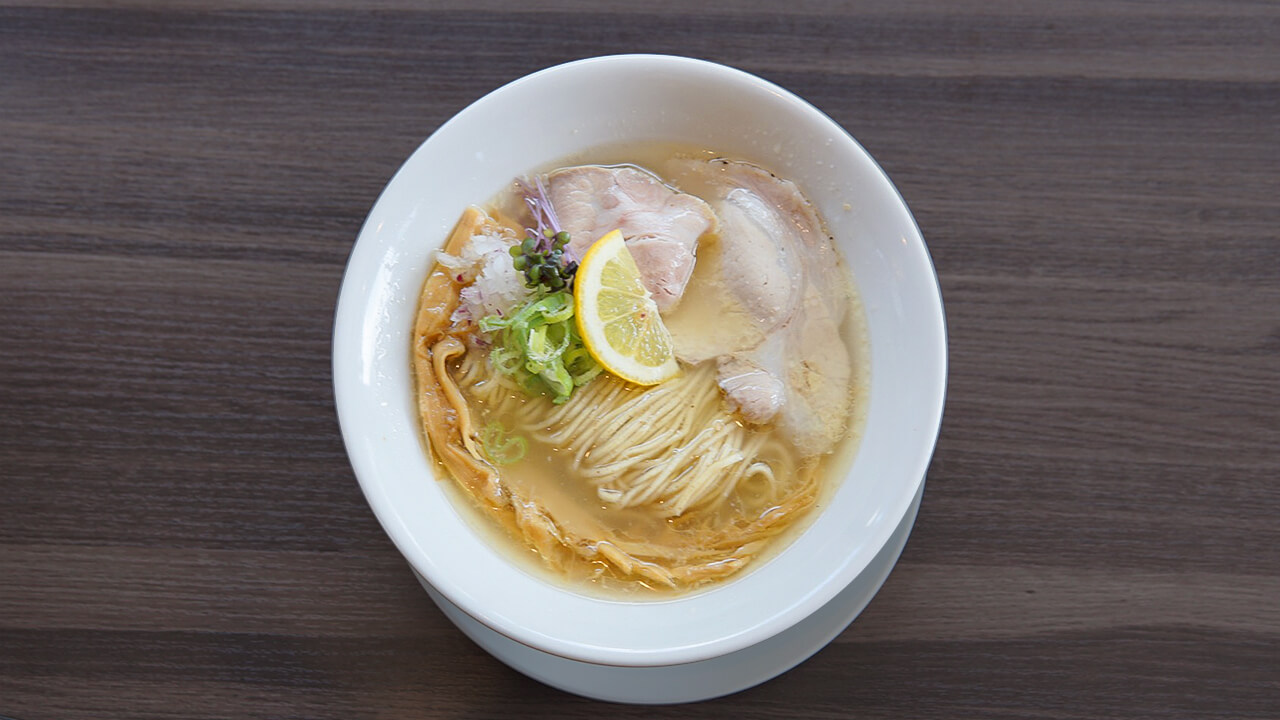 自家製麺　鶏冠のラーメン