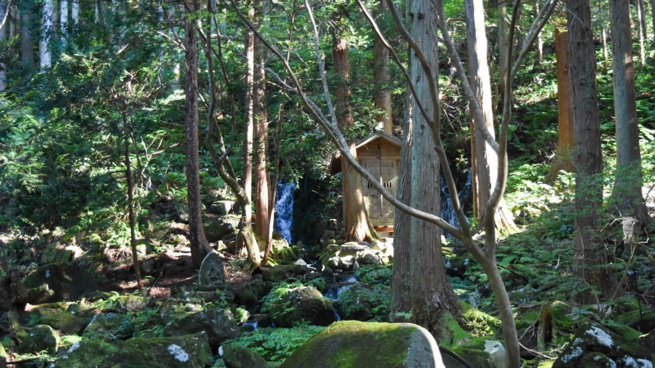 胴 腹 の 滝